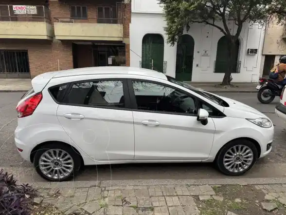 Ford Fiesta Kinetic Se  2014 - foto 2