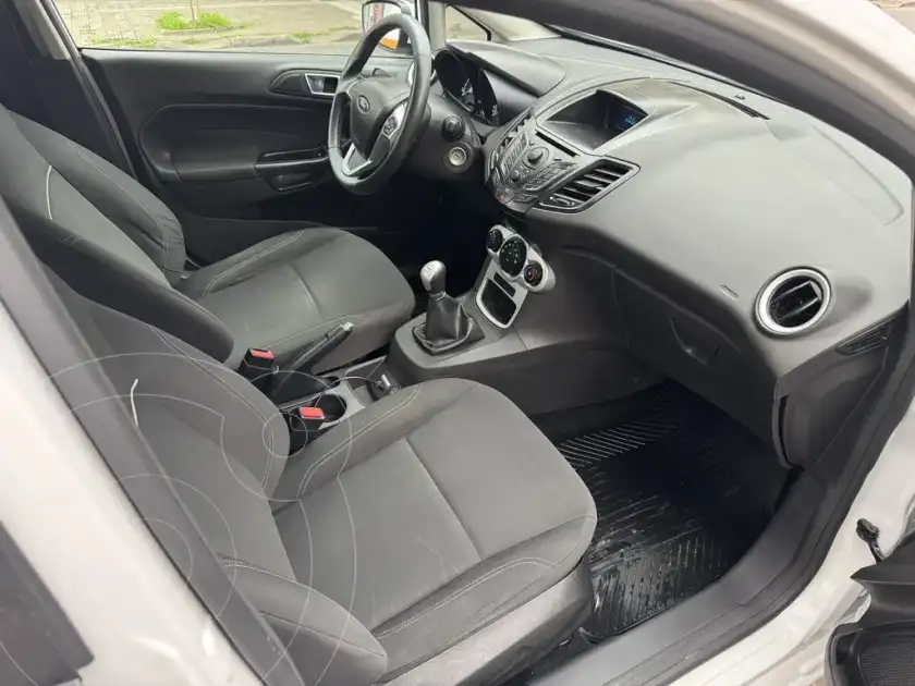 Ford Fiesta Kinetic Se  2014 - foto 4