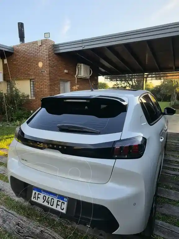 Peugeot 208 Feline 1.6 Tiptronic  2023 - foto 2