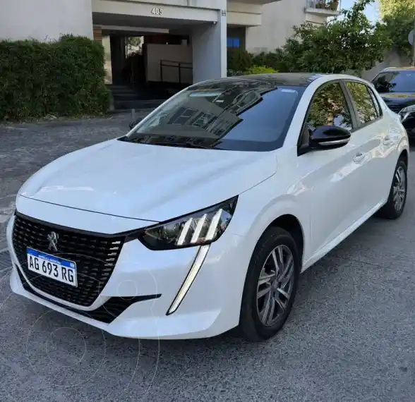 Peugeot 208 Feline 1.6 Tiptronic  2024 - foto 1