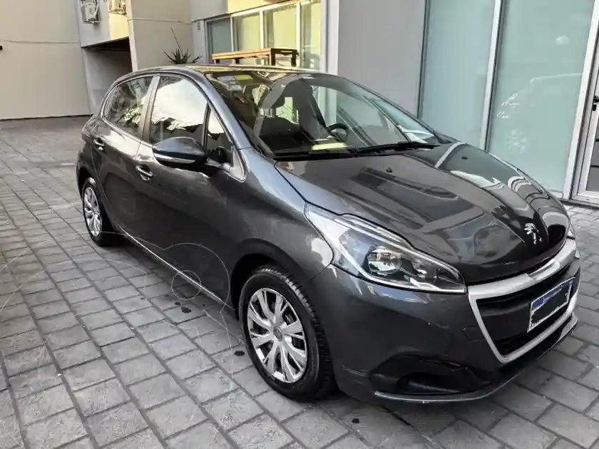 Peugeot 208 Active 1.6  2018 - foto 1