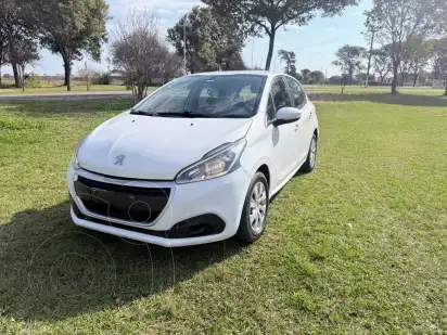Peugeot 208 Active 1.6  2018 - foto 1