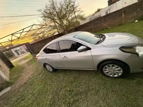 Nissan Versa Sense  2015 - foto 2