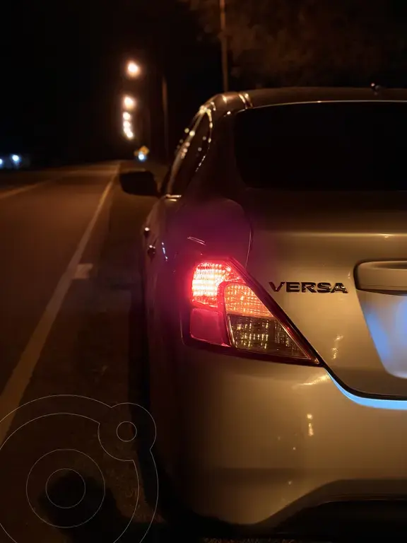 Nissan Versa Sense  2015 - foto 3