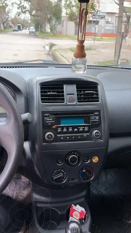 Nissan Versa Sense  2015 - foto 4