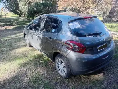 Peugeot 208 Active 1.6  2017 - foto 2
