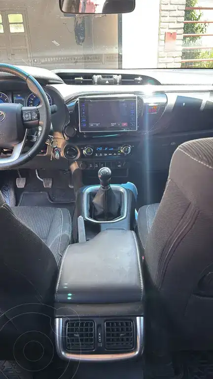 Toyota Hilux 2.8 4X4 Srv Tdi Dc  2016 - foto 2