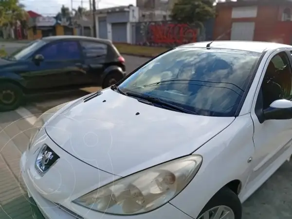 Peugeot 207 2012 - foto 1