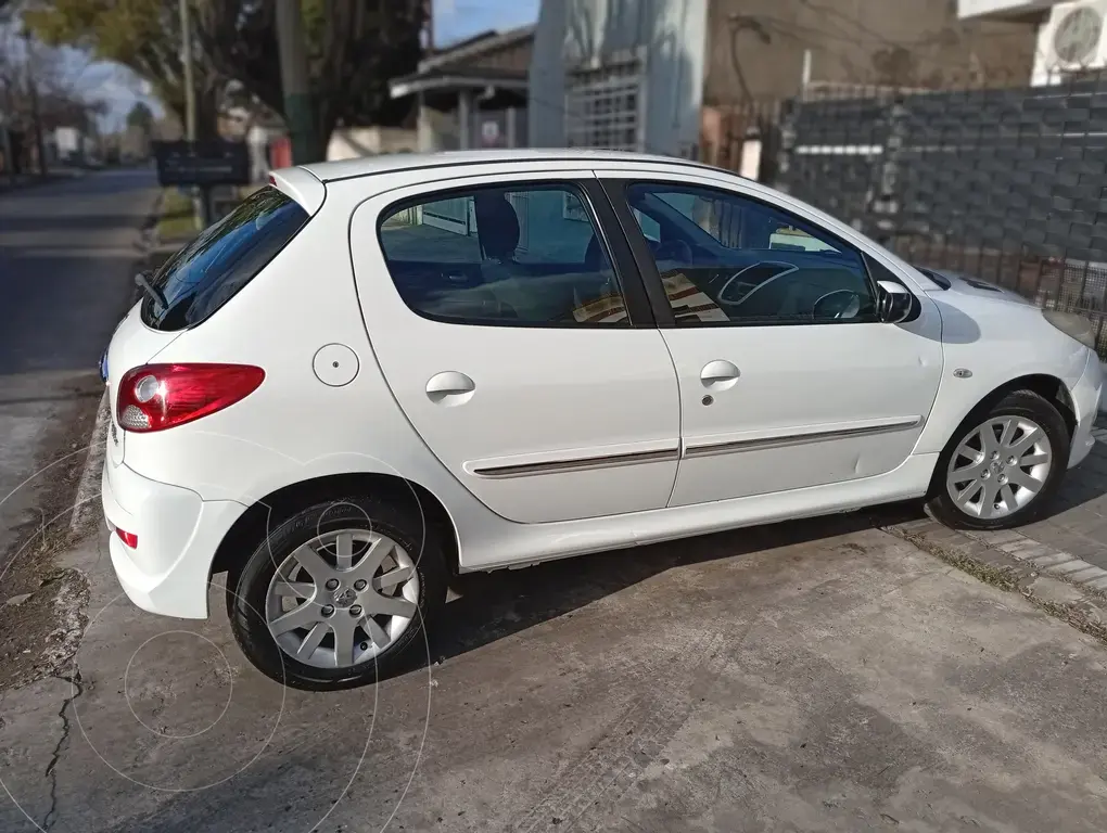Peugeot 207 Compact Sedán 1.6 Xt 4P (1587 Cc) 2012 - foto 2