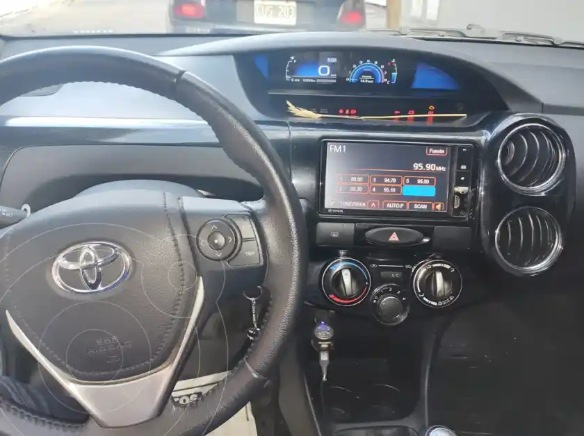 Toyota Etios Hatchback Xls  2018 - foto 4