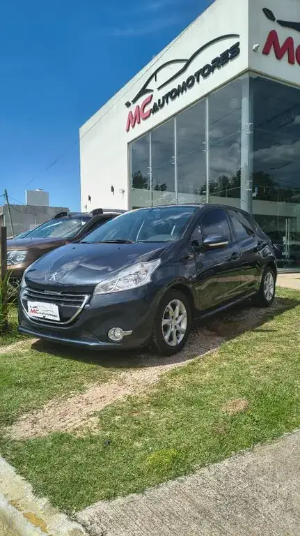Peugeot 208 2015 - foto 1