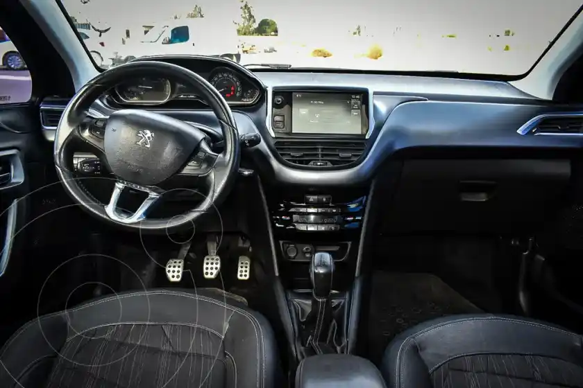 Peugeot 208 Feline 1.6 Pack Cuir  2015 - foto 4