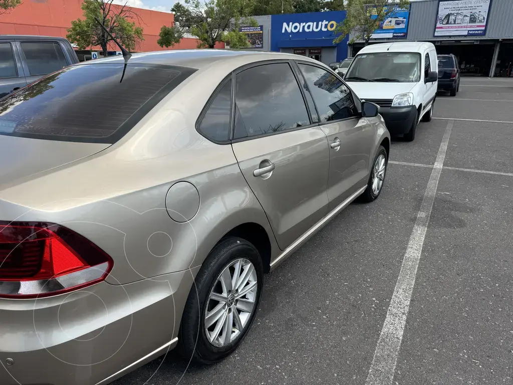 Volkswagen Polo Comfortline Tiptronic (1598 Cc) 2016 - foto 4