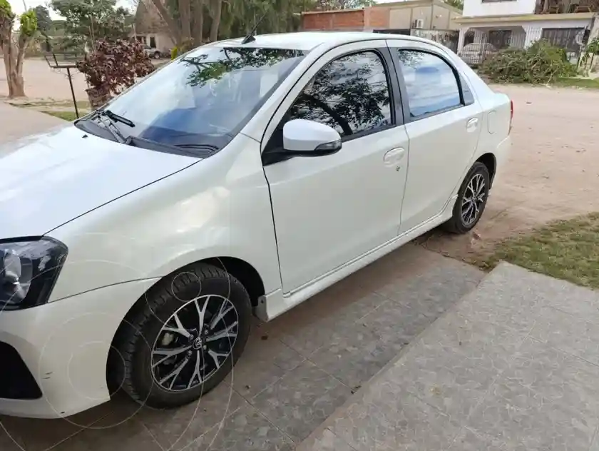 Toyota Etios Sedán Xls  2018 - foto 1