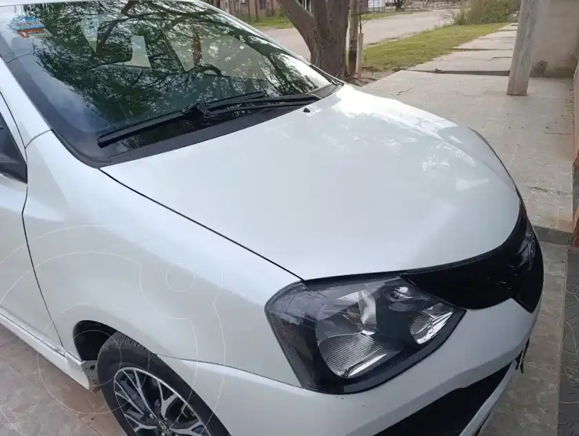 Toyota Etios Sedán Xls  2018 - foto 2