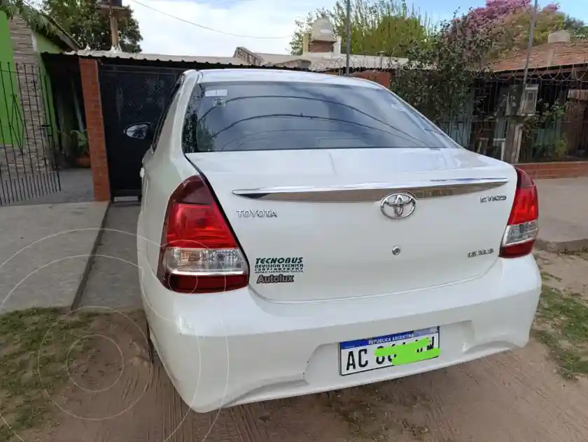 Toyota Etios Sedán Xls  2018 - foto 4