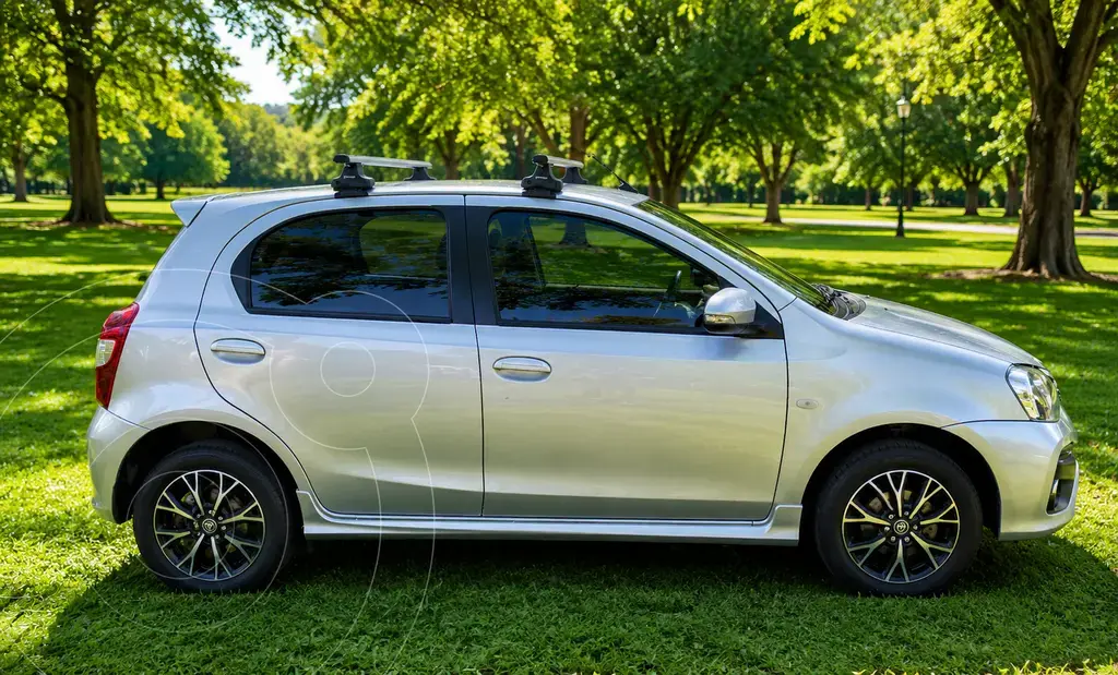 Toyota Etios Hatchback Platinum Aut (1496 Cc) 2018 - foto 2