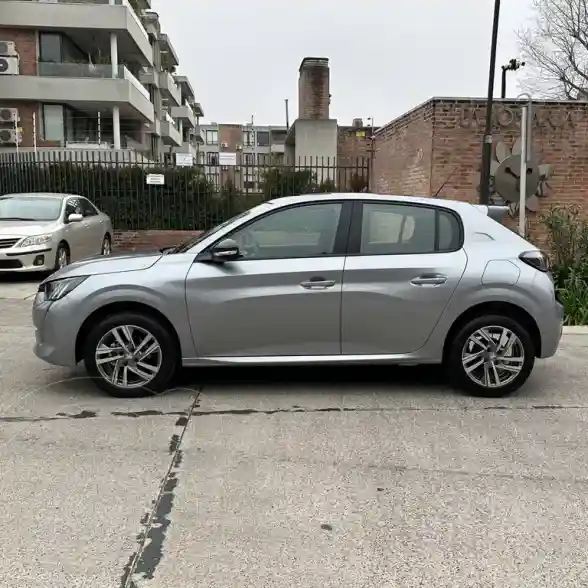 Peugeot 208 Feline 1.6 Tiptronic  2022 - foto 2