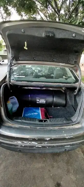 Ford Fiesta Kinetic Sedán Titanium  2014 - foto 4