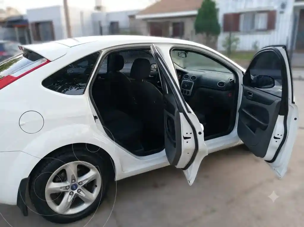 Ford Focus 5P 1.6L Trend  2011 - foto 5
