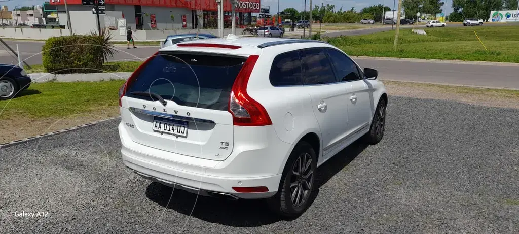 Volvo Xc60 T5 High Plus (1999 Cc) 2016 - foto 2