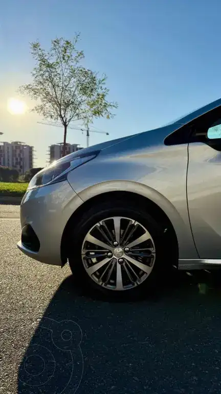 Peugeot 208 Feline 1.6  2019 - foto 4