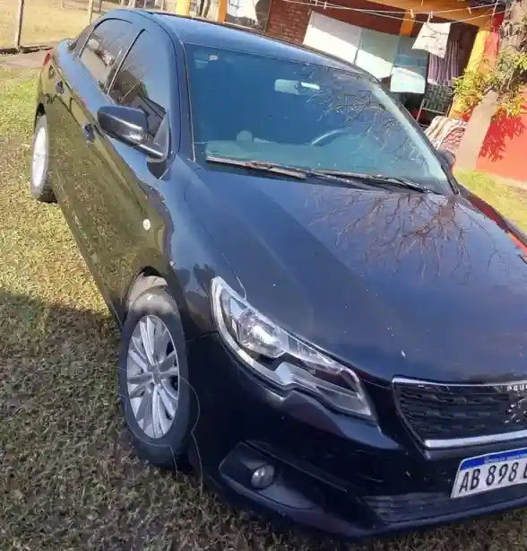 Peugeot 301 Allure 1.6 Hdi  2017 - foto 1