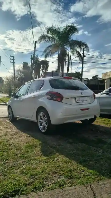 Peugeot 208 208 1.6 5P Urban Tech  2019 - foto 4