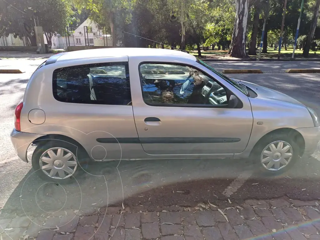 Renault Clio 3P 1.2 Pack Plus (1149 Cc) 2011 - foto 3