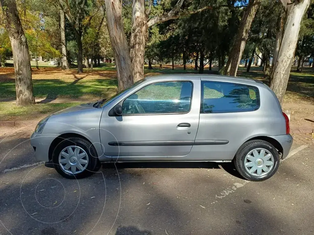 Renault Clio 3P 1.2 Pack Plus (1149 Cc) 2011 - foto 4