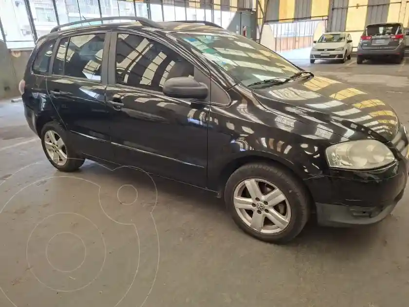 Volkswagen Suran 1.6 Trendline  2010 - foto 2