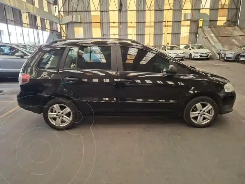 Volkswagen Suran 1.6 Trendline  2010 - foto 3