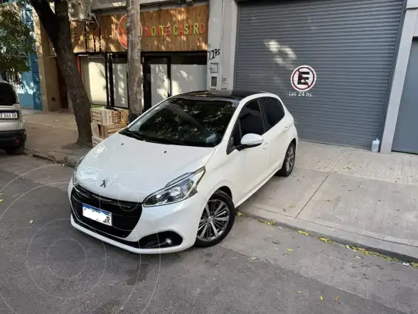 Peugeot 208 Feline 1.6 Tiptronic  2020 - foto 1