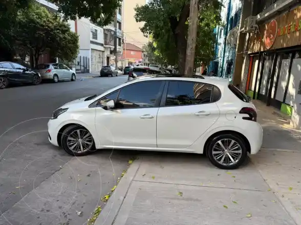 Peugeot 208 Feline 1.6 Tiptronic  2020 - foto 2