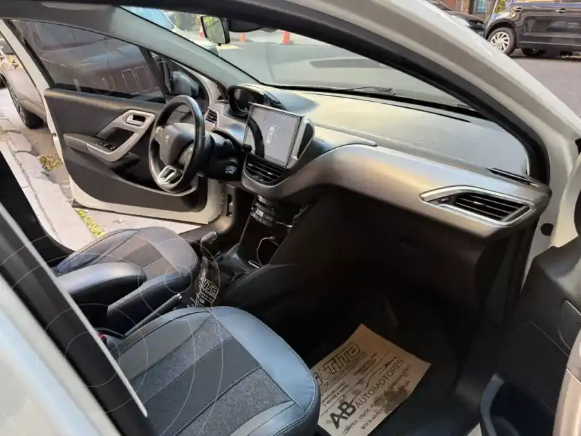Peugeot 208 Feline 1.6 Tiptronic  2020 - foto 4
