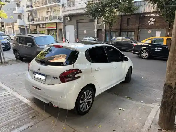 Peugeot 208 Feline 1.6 Tiptronic  2020 - foto 5