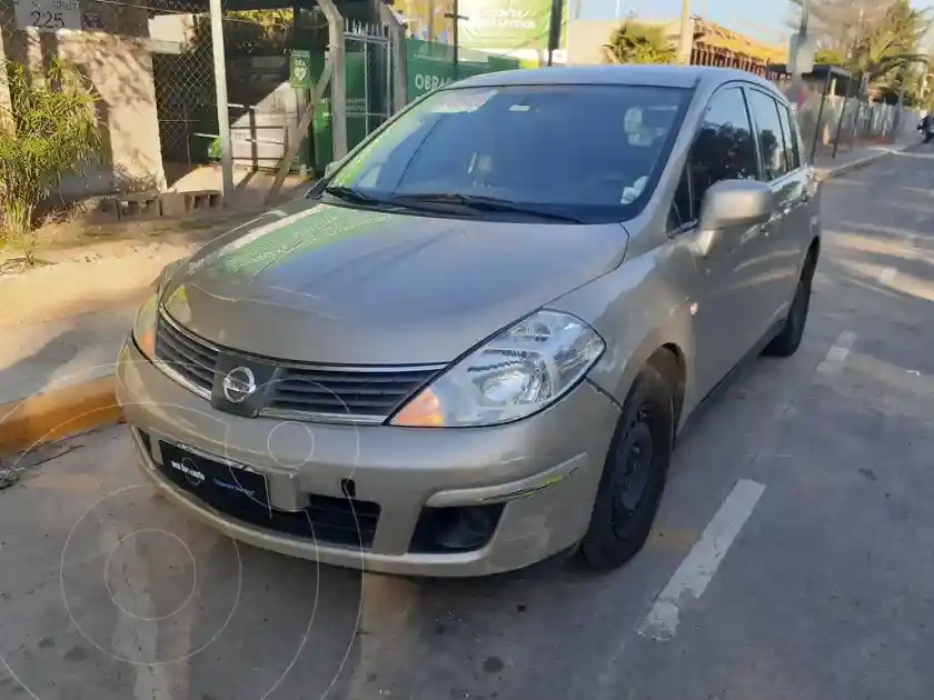Nissan Tiida Hatchback Visia  2010 - foto 1