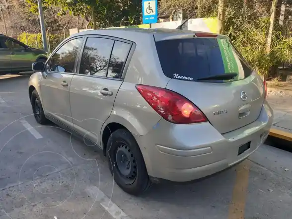 Nissan Tiida Hatchback Visia  2010 - foto 3