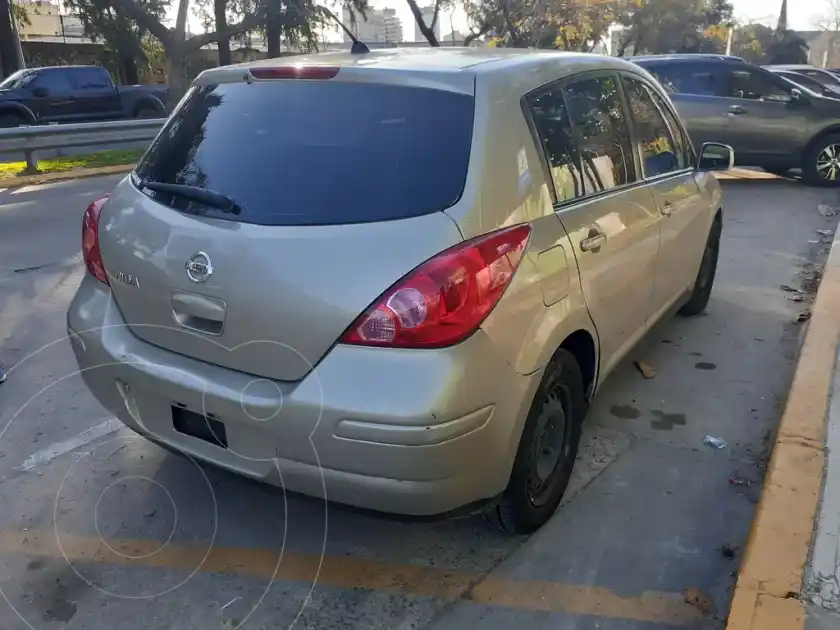Nissan Tiida Hatchback Visia  2010 - foto 5