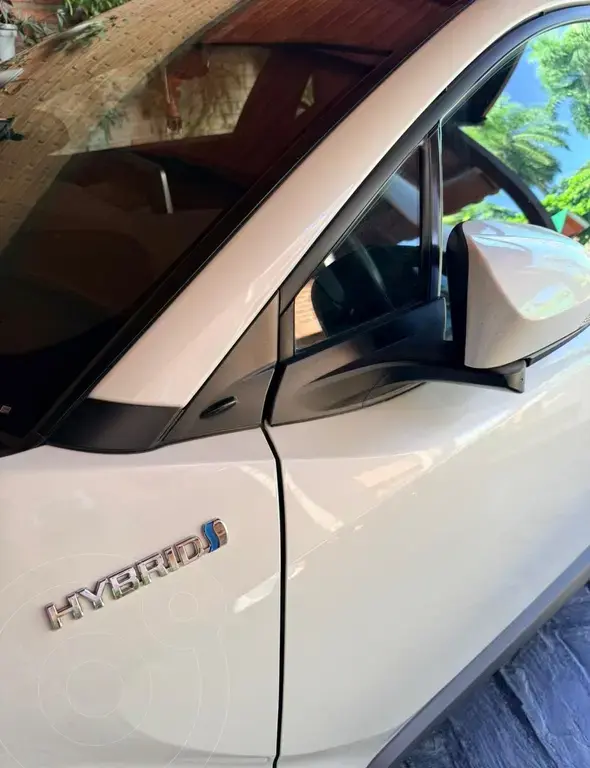 Toyota C-Hr Híbrida 1.8 Ecvt  2020 - foto 2