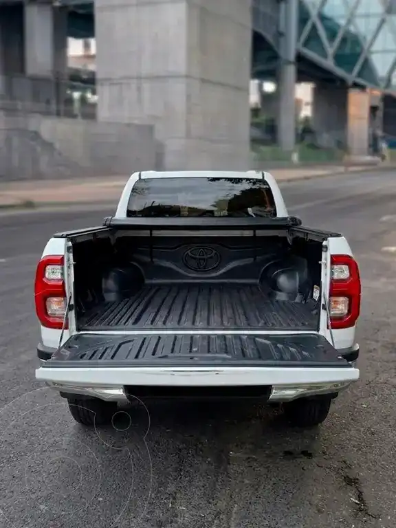 Toyota Hilux 4X2 Cabina Doble Srv 2.8 Tdi Aut  2022 - foto 2