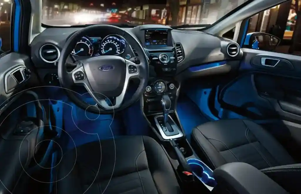 Ford Fiesta Kinetic Sedán Titanium  2014 - foto 2