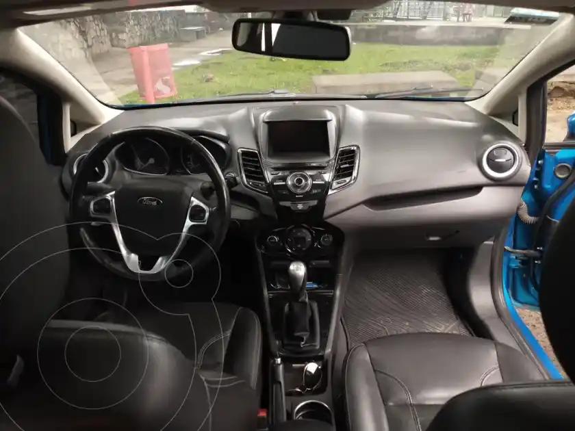 Ford Fiesta Kinetic Sedán Titanium  2014 - foto 3