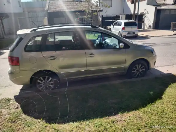 Volkswagen Suran 1.6 Highline  2013 - foto 3