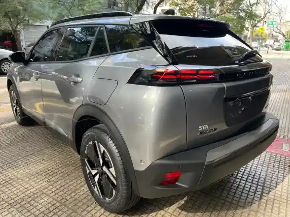 Peugeot 2008 Gt T200  2025 - foto 3