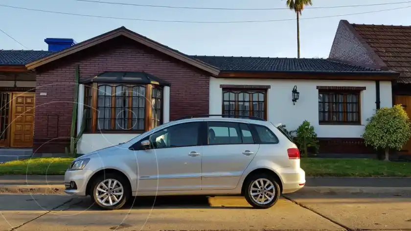 Volkswagen Suran 1.6 Highline I-Motion  2015 - foto 4