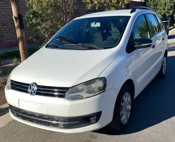 Volkswagen Suran 1.6 Trendline  2014 - foto 1