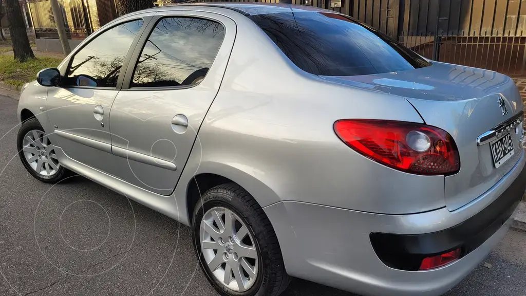 Peugeot 207 Compact Sedán 1.4 Hdi Xt 4P (1398 Cc) 2011 - foto 2