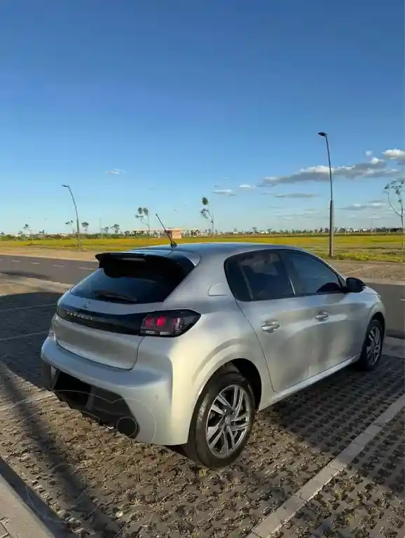 Peugeot 208 Feline 1.6 Tiptronic  2022 - foto 4