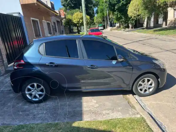 Peugeot 208 Allure 1.5  2014 - foto 3